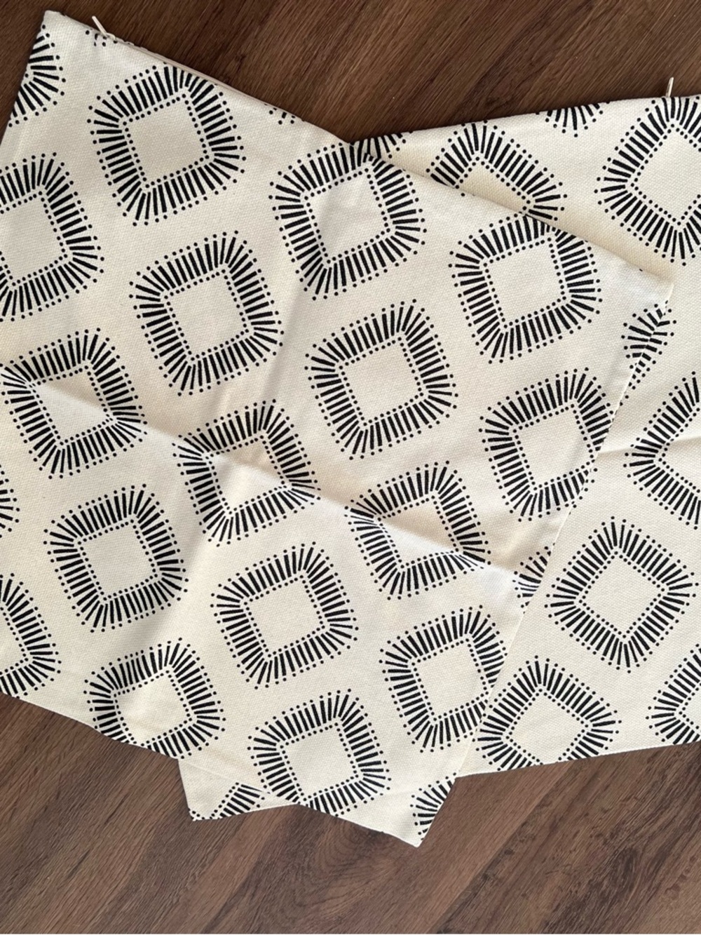 H&M Black and Tan Cotton Geometric Accent Pillow Covers 20x20 Set of 2 New